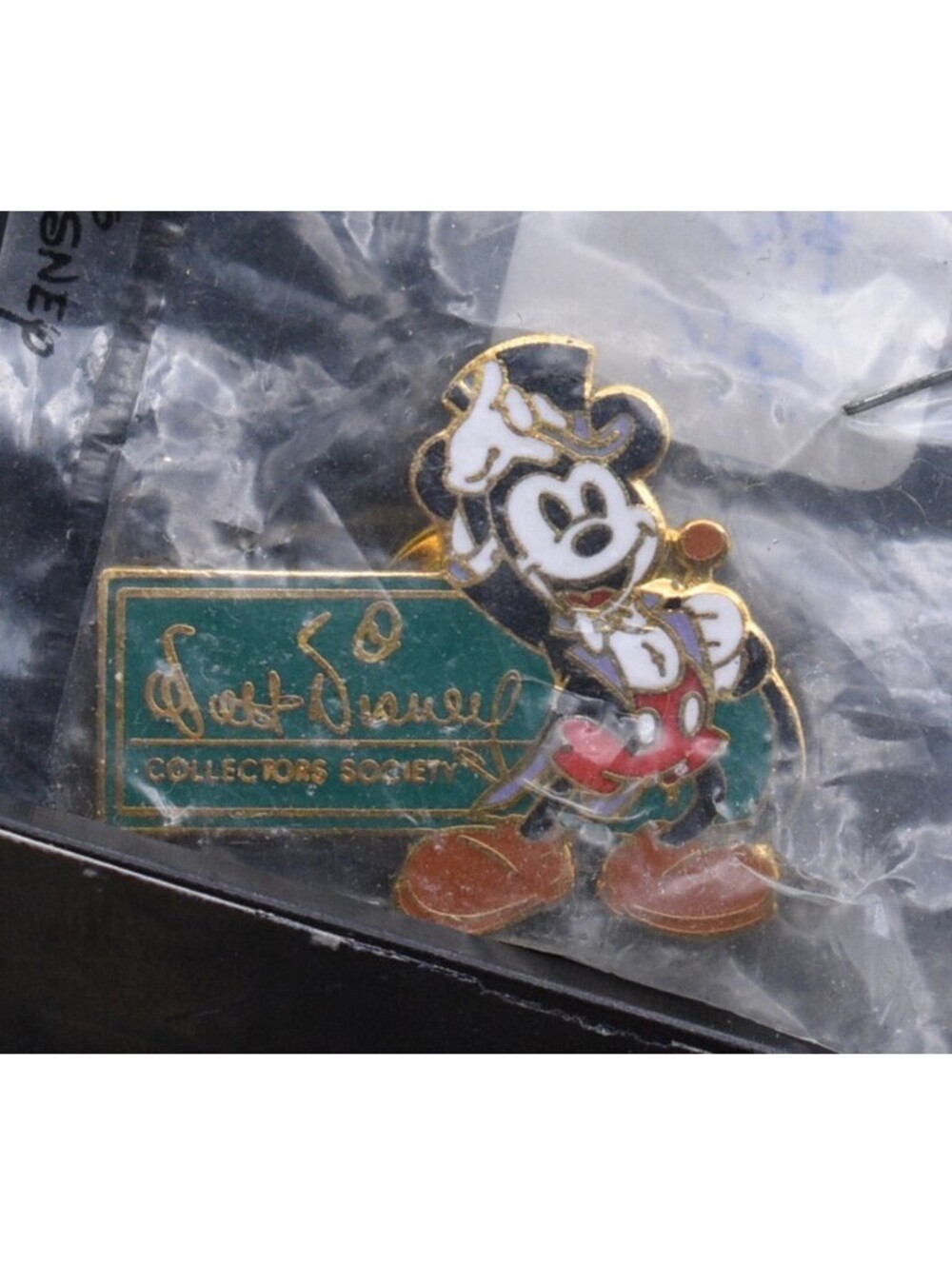 Disney WDCC Walt Disney Collectors Society Magician Mickey Membership Pin (C9)